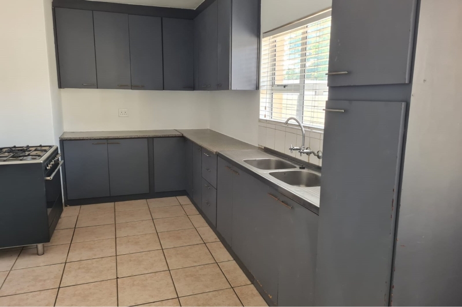5 Bedroom Property for Sale in Windsor Park Western Cape
